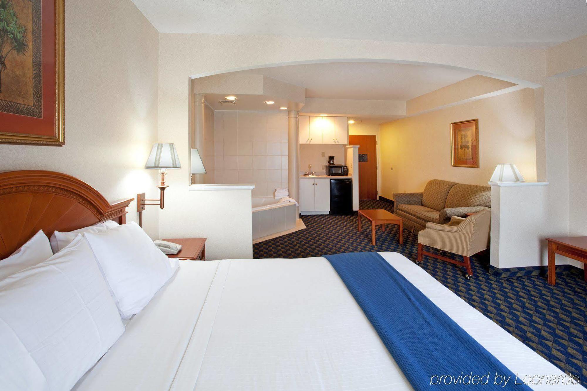 Holiday Inn Express & Suites Orangeburg By Ihg Kültér fotó